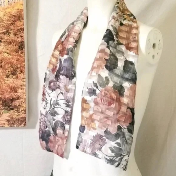 Sheer Double Layer Scarf Metallic Accents - Picture 4 of 7